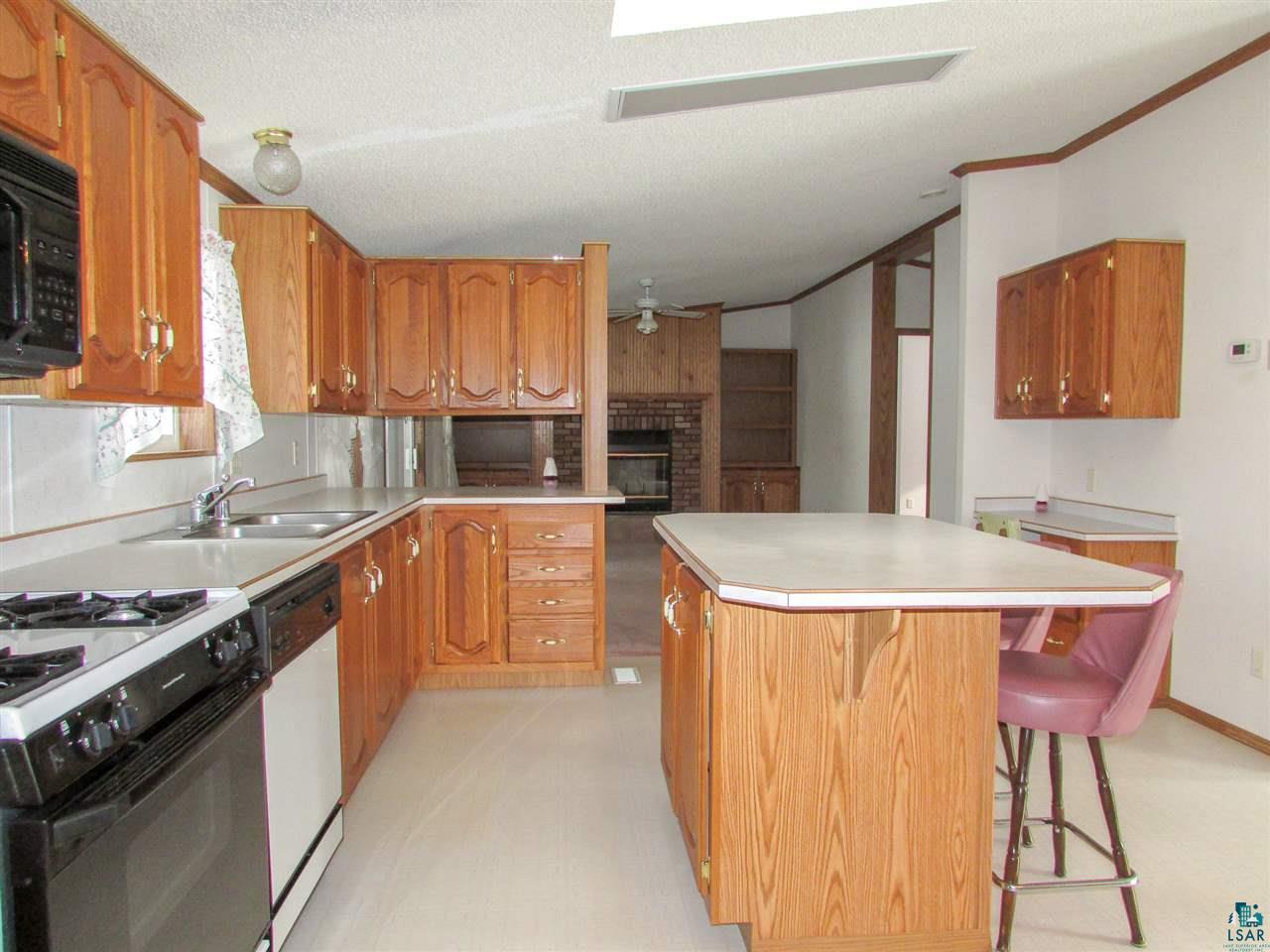 7561 Industrial Road Saginaw, MN 55779 - Photo 7 of 24 Center kitchen island