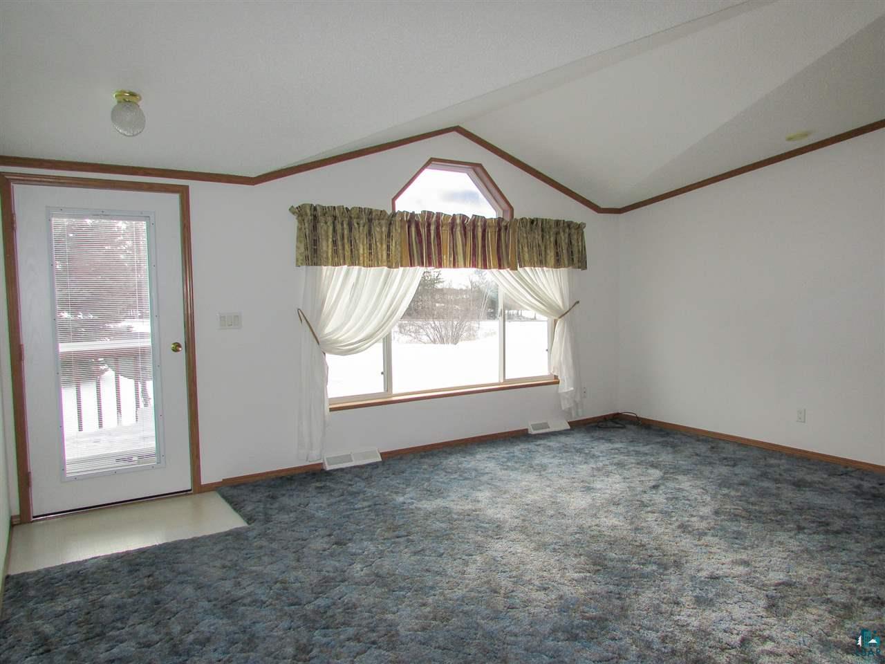 7561 Industrial Road Saginaw, MN 55779 - Photo 10 of 24 Living room