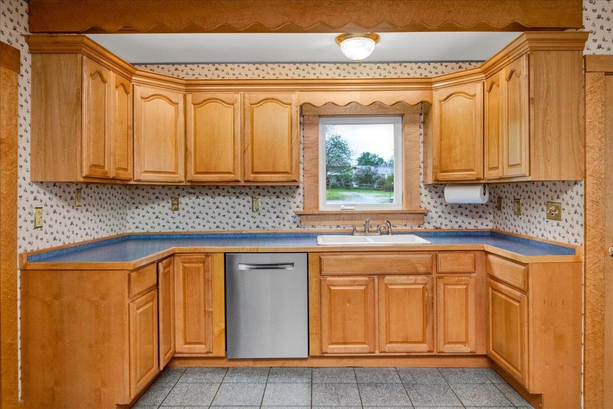 64 Peloquin Road Barre Town, VT 05654 - Photo 6 of 49