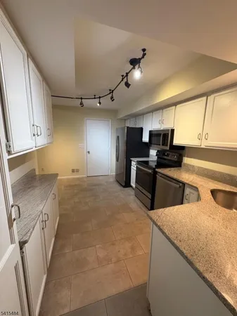 $3,100 | 26 Cambridge Road, Bedminster, NJ 07921