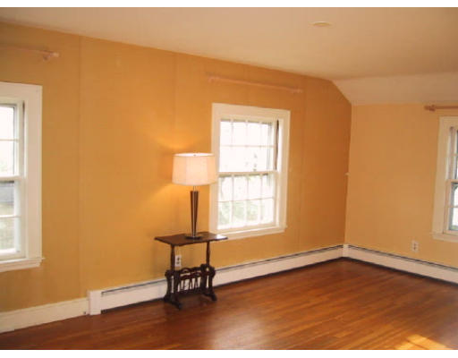 85 Marlborough Road Waltham, MA 02452 - Photo 8 of 12 Gallery Image 8