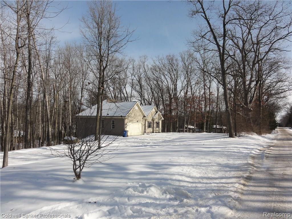 9387 Spicer Road Brighton, MI 48116 - Photo 7 of 41 January 2018 015.JPG