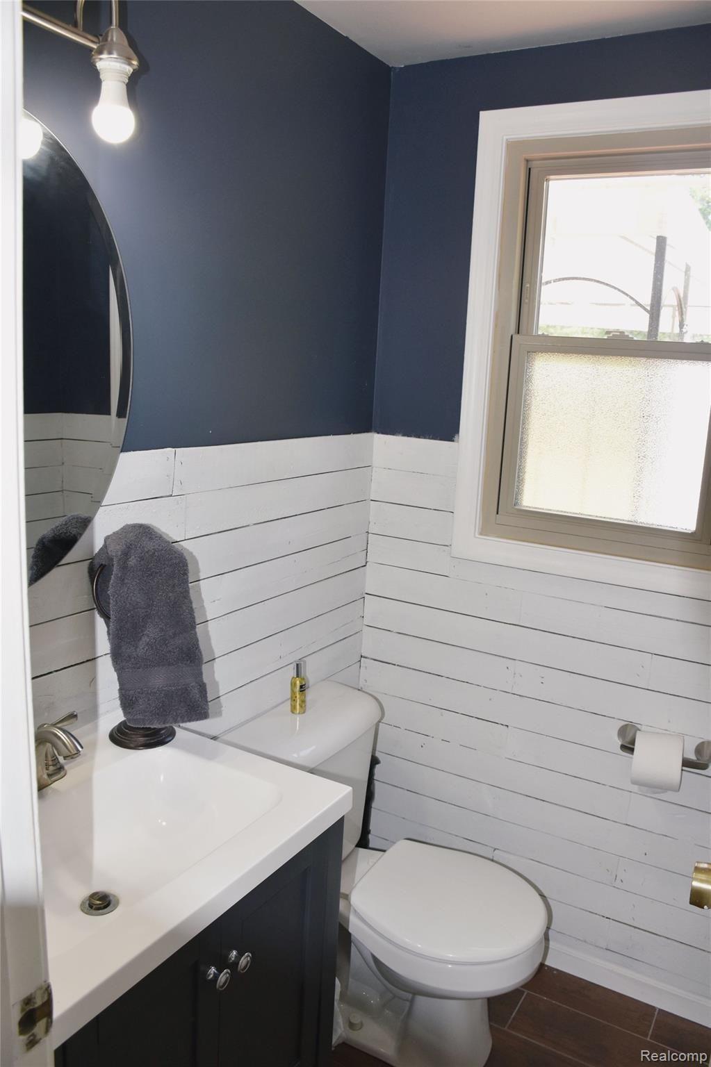 8378 Potter Road Flushing, MI 48433 - Photo 11 of 31 L.jpg