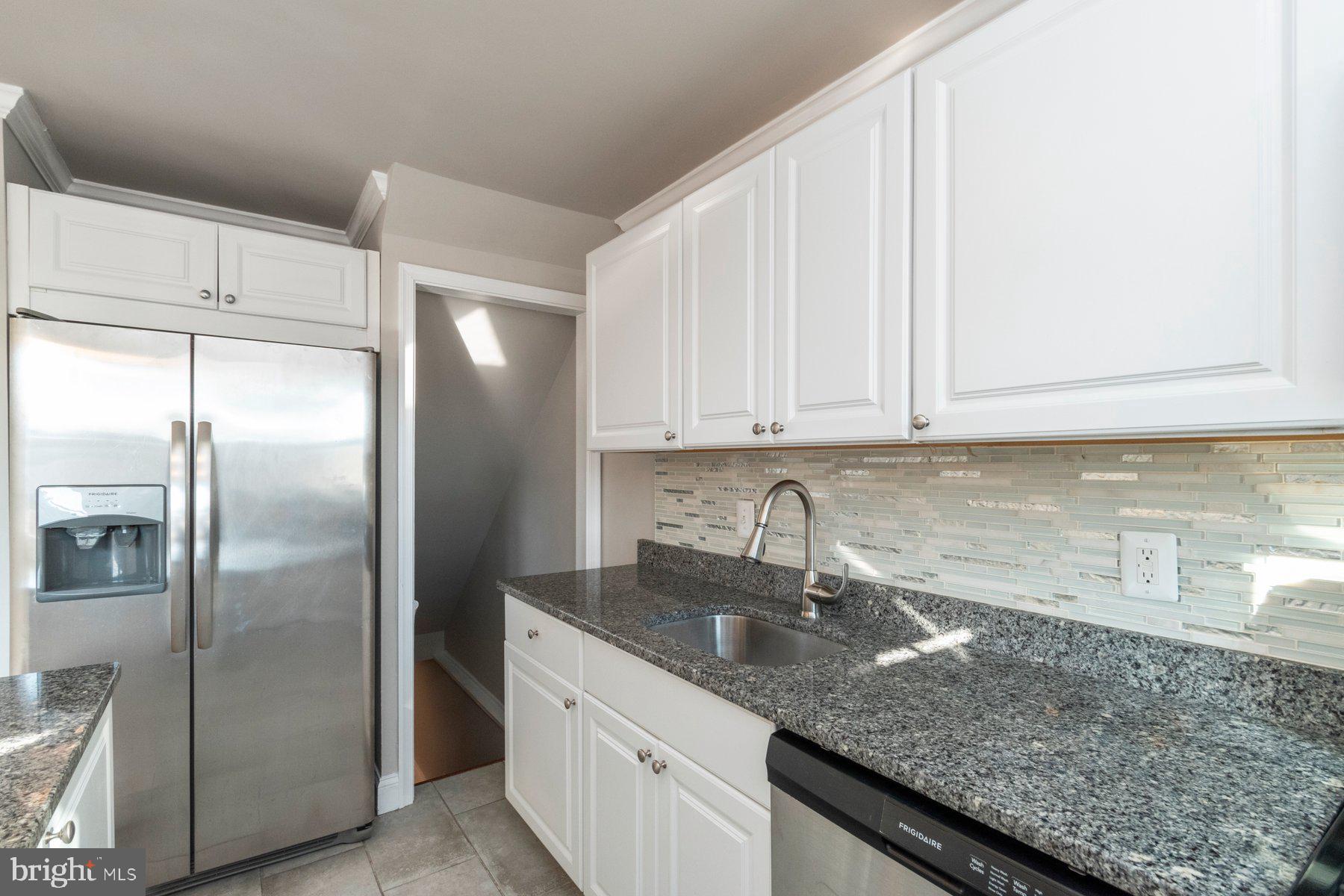 409 Oakwood Road Dundalk, MD 21222 - Photo 12 of 29