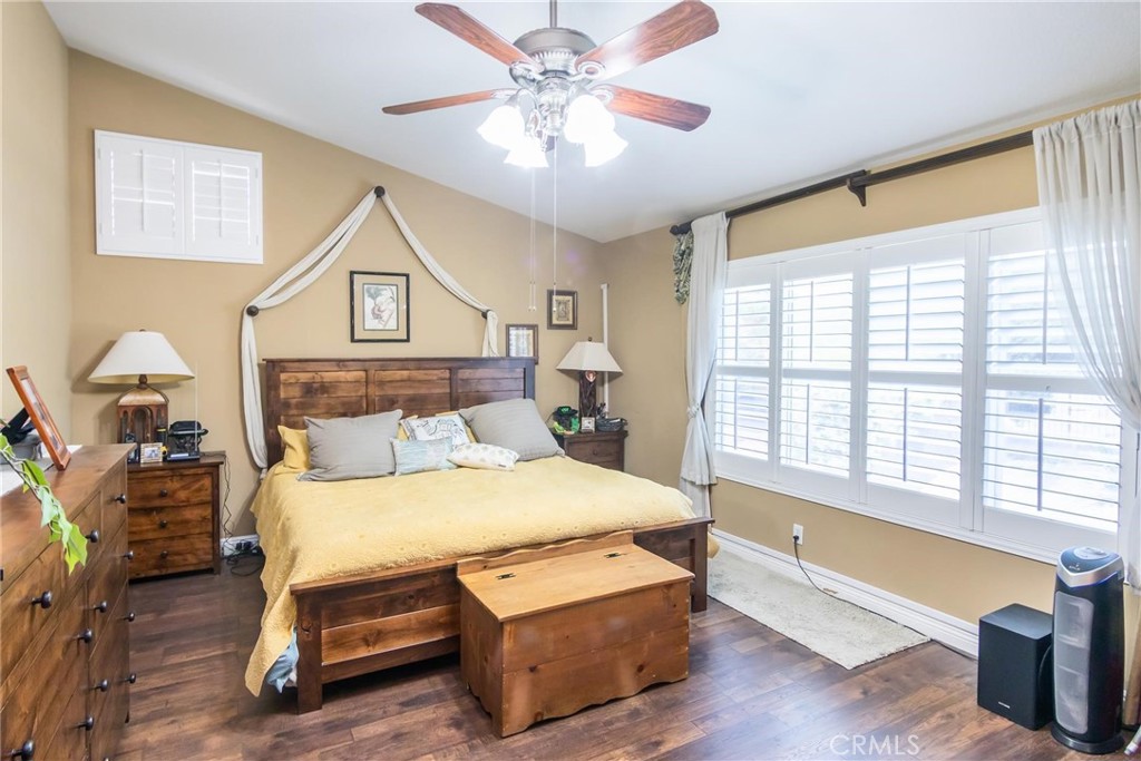 28318 Santa Catarina Road Saugus, CA 91350 - Photo 18 of 32 Primary Bedroom