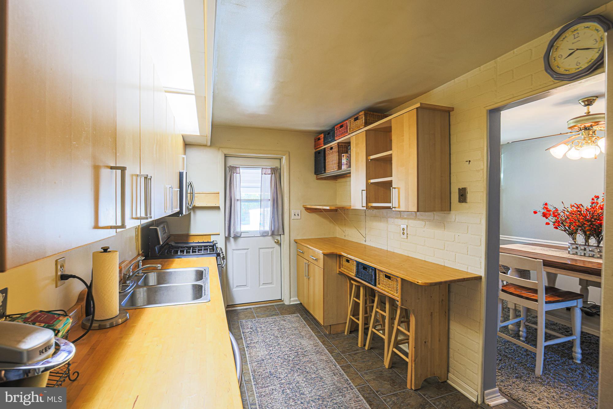 8739 Cimarron Circle Baltimore, MD 21234 - Photo 19 of 46 Kitchen