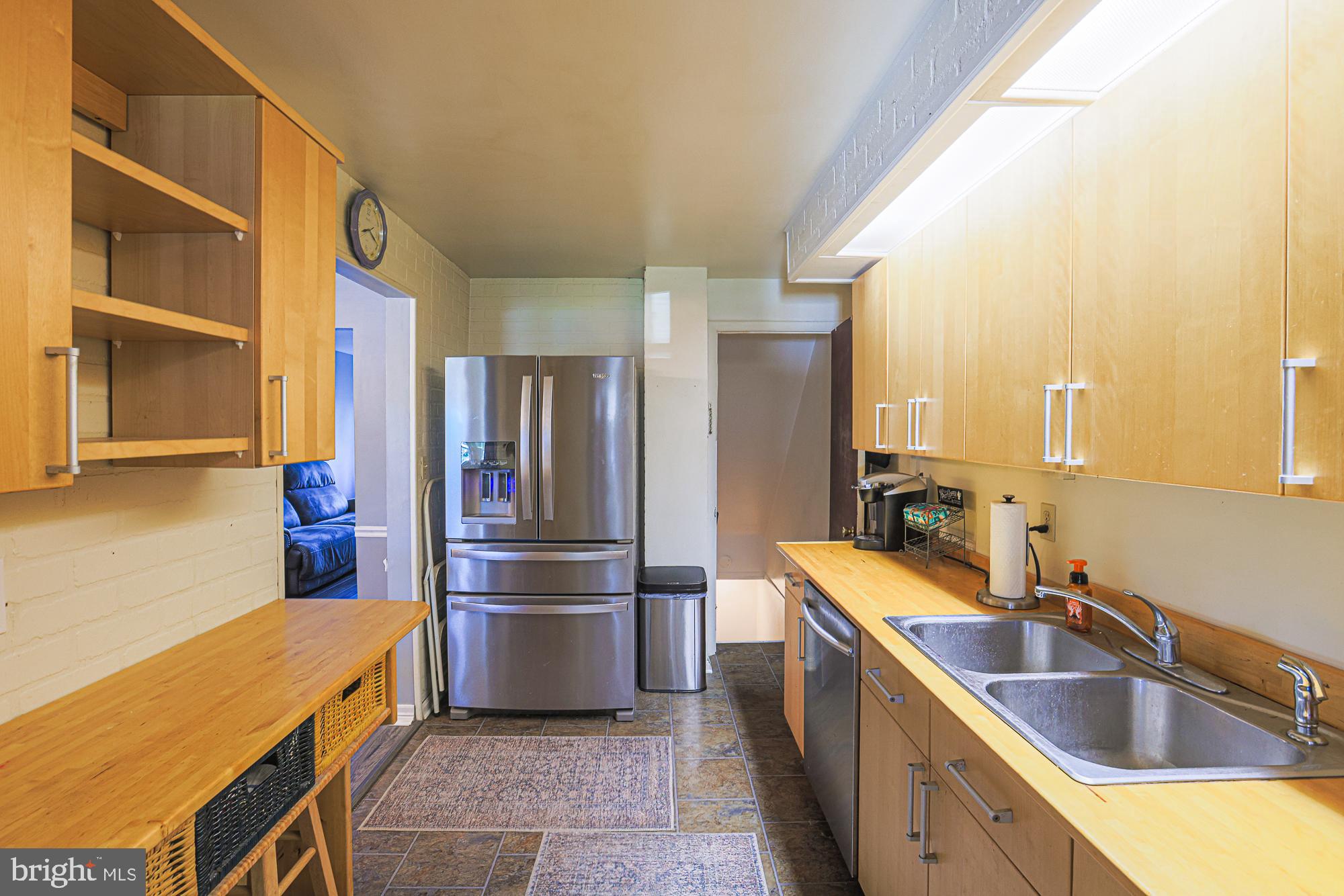 8739 Cimarron Circle Baltimore, MD 21234 - Photo 21 of 46 Kitchen