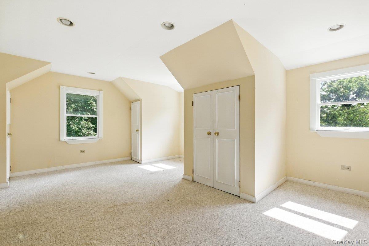 655 North Street Harrison, NY 10580 - Photo 33 of 48 an empty room with windows