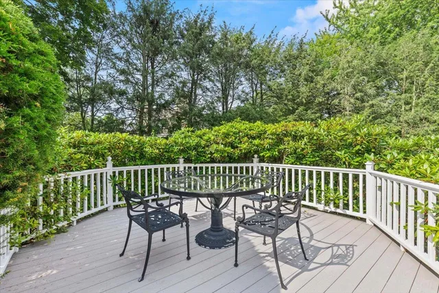 $2,295,000 | 655 North Street, Harrison, NY 10580