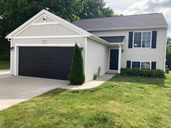 $289,900 | 7187 Glenmeadow Court, Grand Blanc, MI 48439