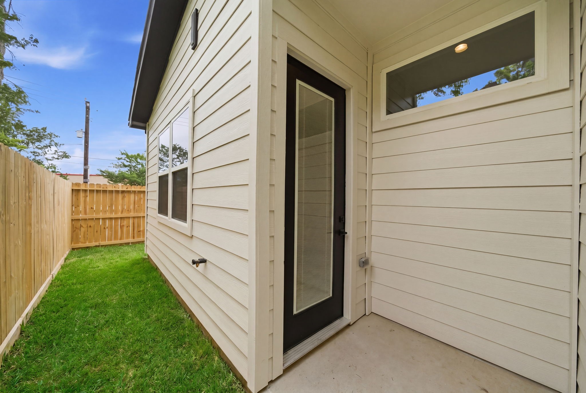8203 Calhoun Road, Unit A/B Houston, TX 77033 - Photo 37 of 38
