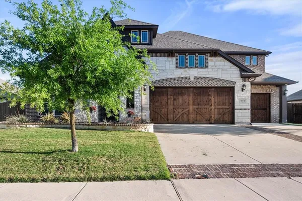$550,000 | 725 Staghorn Street, Midlothian, TX 76065