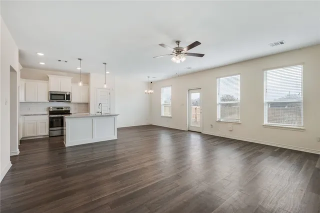 $279,000 | 2502 Lightfoot Lane, Bryan, TX 77803