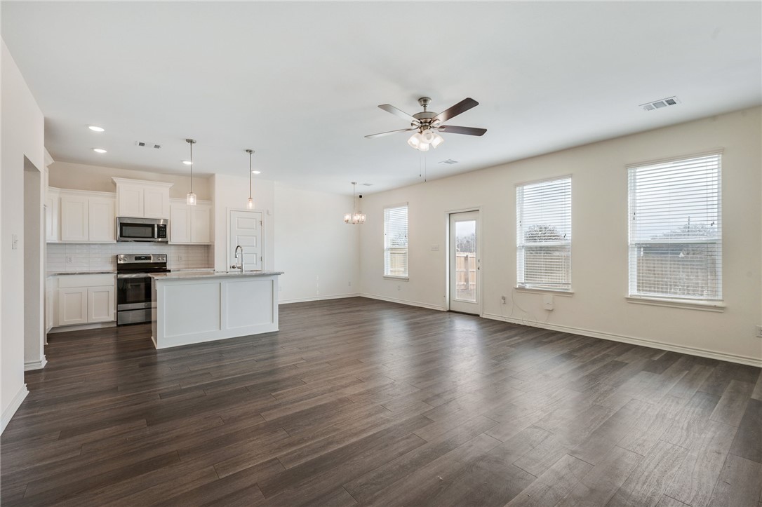 2502 Lightfoot Lane Bryan, TX 77803 - Photo 4 of 23