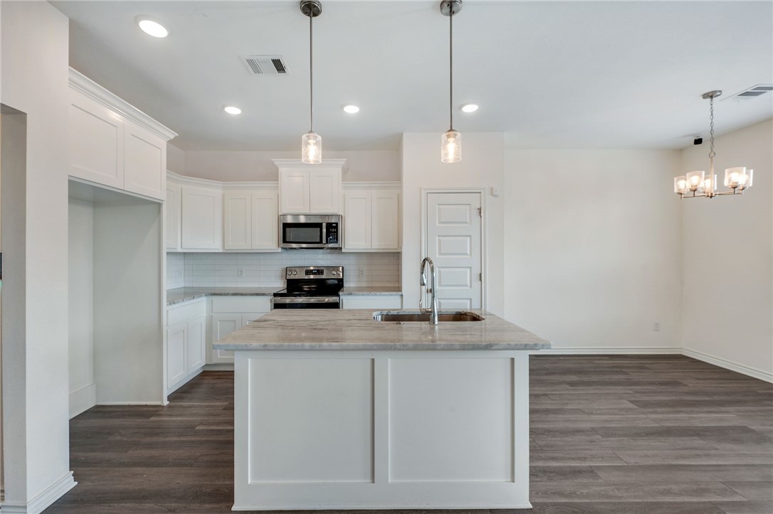 2502 Lightfoot Lane Bryan, TX 77803 - Photo 10 of 23