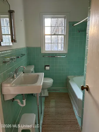 $200,000 | 1424 East Northside Drive, Jackson, MS 39211