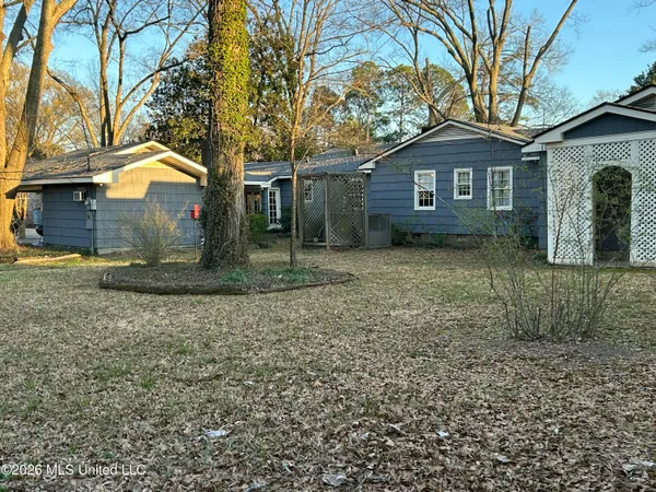 $200,000 | 1424 East Northside Drive, Jackson, MS 39211
