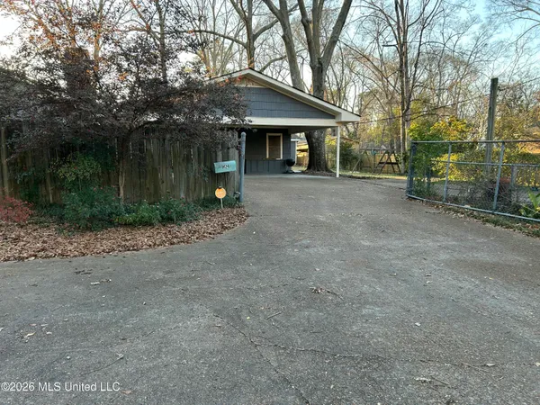 $200,000 | 1424 East Northside Drive, Jackson, MS 39211