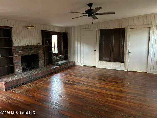 $200,000 | 1424 East Northside Drive, Jackson, MS 39211