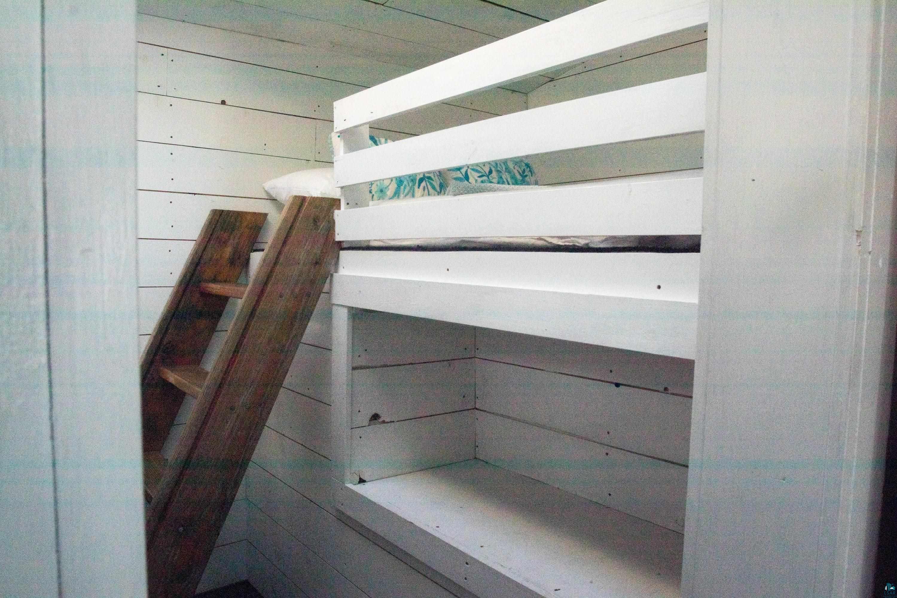 4107 B Lake Park Road Ashland, WI 54806 - Photo 19 of 23 Bunk Room