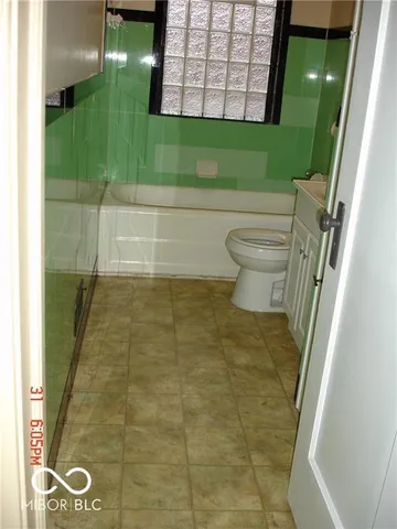 $1,095 | 5221 East 10th Street, Indianapolis, IN 46219