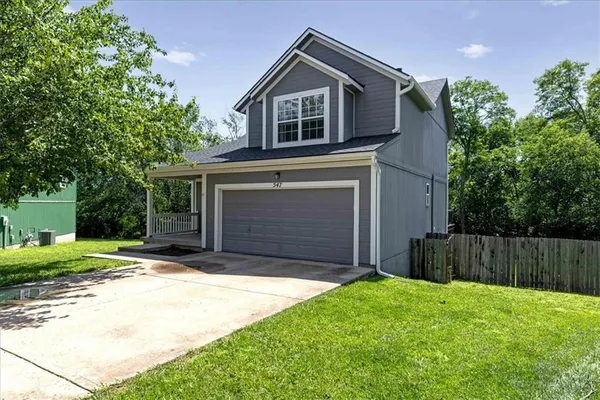 $400,000 | 547 West Layton Street, Olathe, KS 66061