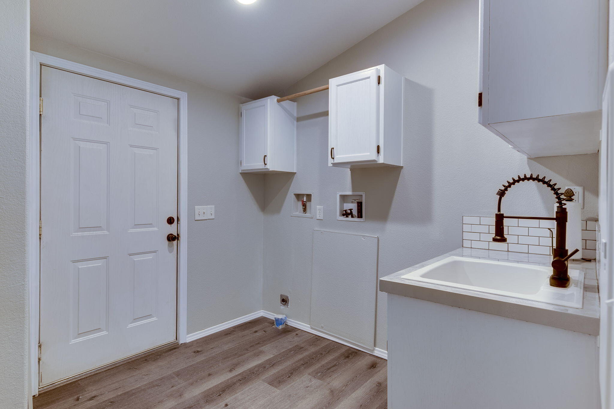 62362 Powell Butte Road Bend, OR 97701 - Photo 34 of 45 Laundry