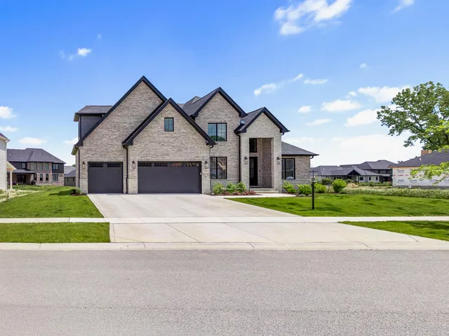 $1,150,000 | 9533 Tall Grass Trail, St. John, IN 46373