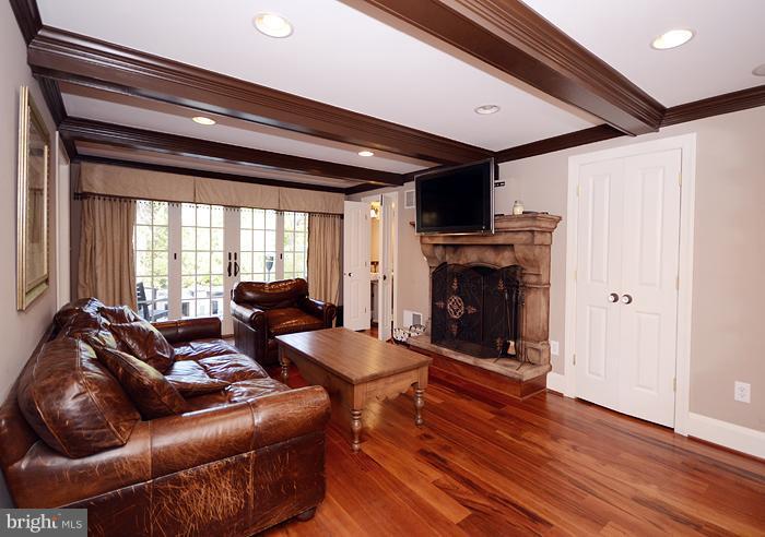 8018 Rider Avenue Baltimore, MD 21204 - Photo 3 of 23 Family Room