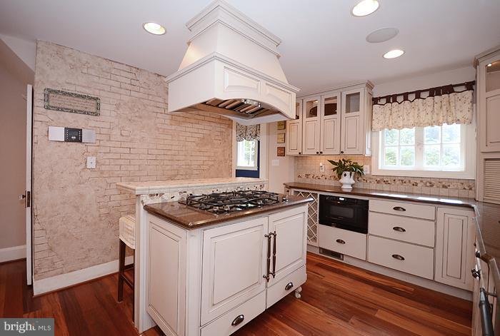 8018 Rider Avenue Baltimore, MD 21204 - Photo 6 of 23 Kitchen