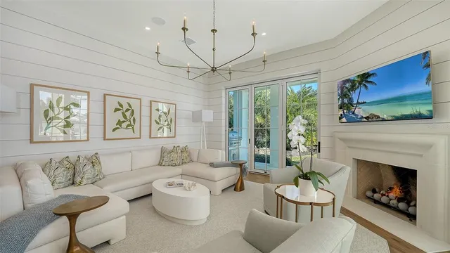 $13,750,000 | 70 Lighthouse Point Drive, Longboat Key, FL 34228
