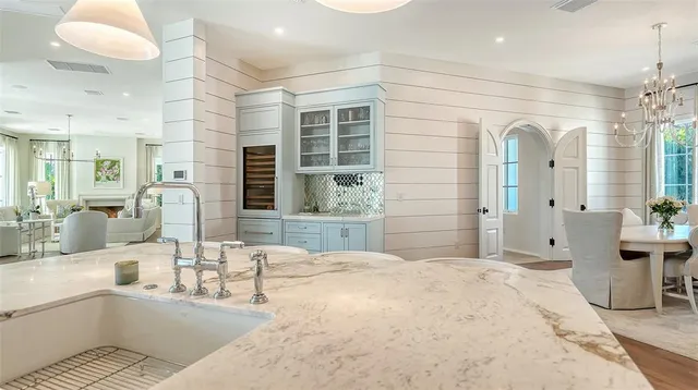 $13,750,000 | 70 Lighthouse Point Drive, Longboat Key, FL 34228