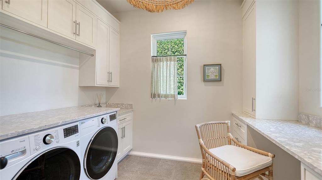 70 Lighthouse Point Drive Longboat Key, FL 34228 - Photo 40 of 79