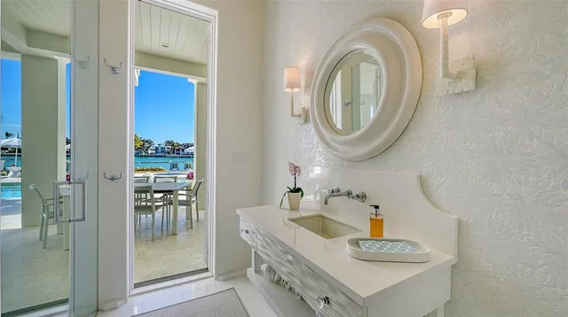 $13,750,000 | 70 Lighthouse Point Drive, Longboat Key, FL 34228