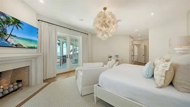 $13,750,000 | 70 Lighthouse Point Drive, Longboat Key, FL 34228