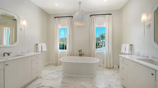 $13,750,000 | 70 Lighthouse Point Drive, Longboat Key, FL 34228