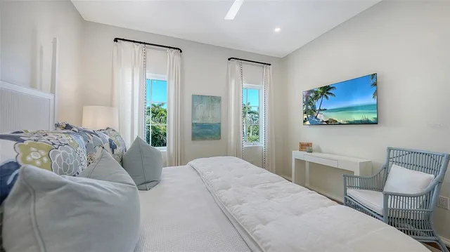 $13,750,000 | 70 Lighthouse Point Drive, Longboat Key, FL 34228