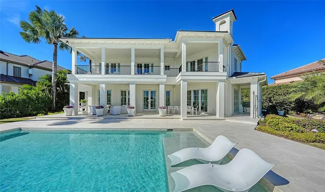 $13,750,000 | 70 Lighthouse Point Drive, Longboat Key, FL 34228