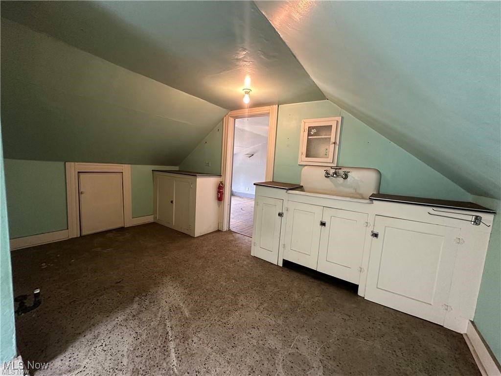 11032 Crescent Road Cleveland, OH 44111 - Photo 25 of 40 Gallery Image 25
