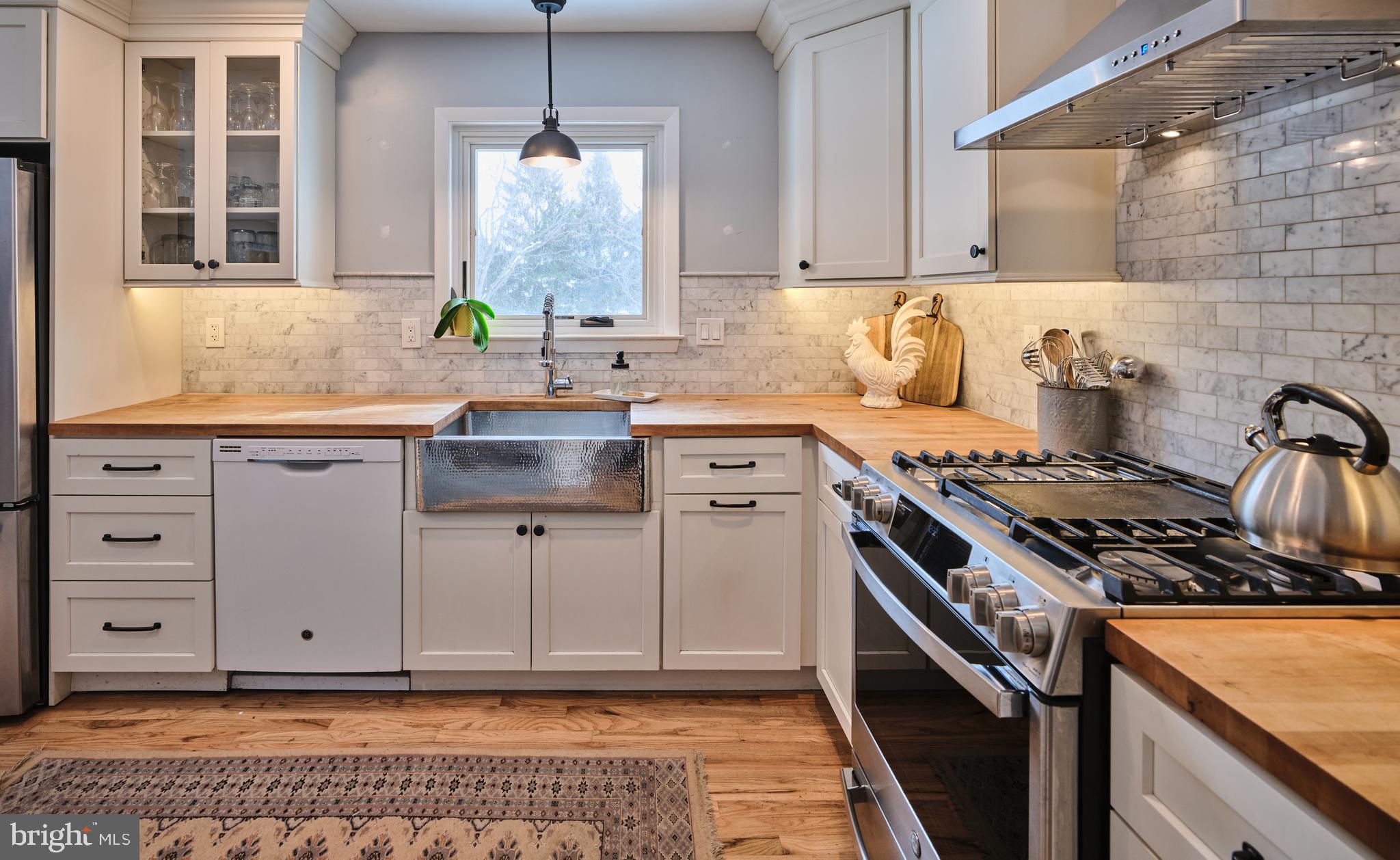 6374 Saw Mill Road Lumberville, PA 18933 - Photo 7 of 32