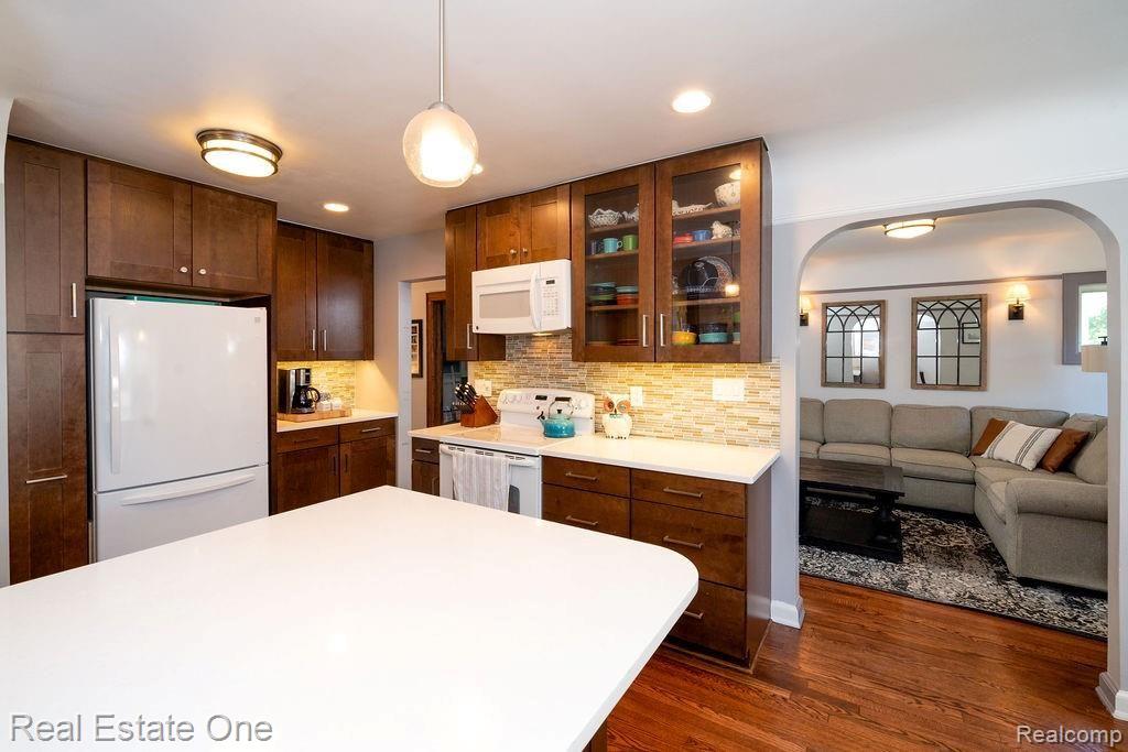 363 Linwood Avenue Rochester, MI 48307 - Photo 9 of 24 Kitchen