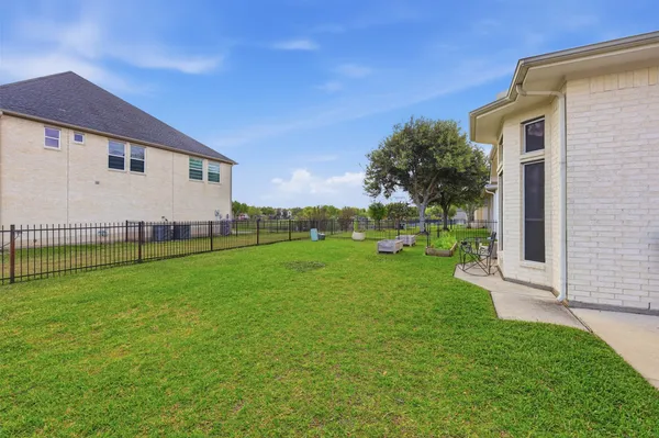 $499,990 | 20022 Glen Lake Drive, Spring, TX 77388