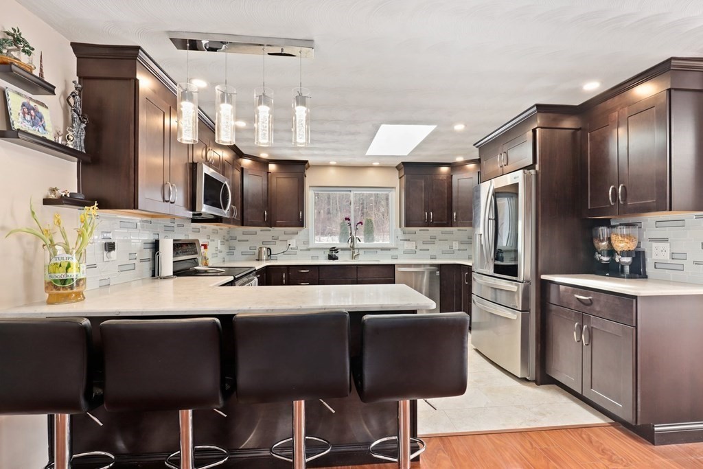 19 Jessie Road Chelmsford, MA 01824 - Photo 1 of 37 Gallery Image 1