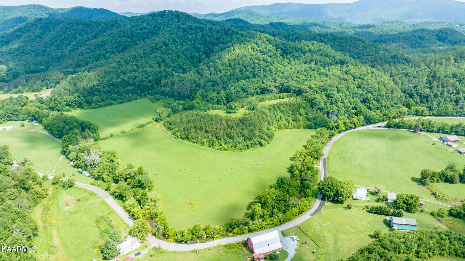 4975 Pearl Valley Road Sevierville, TN 37876 - Photo 8 of 27 Gallery Image 8