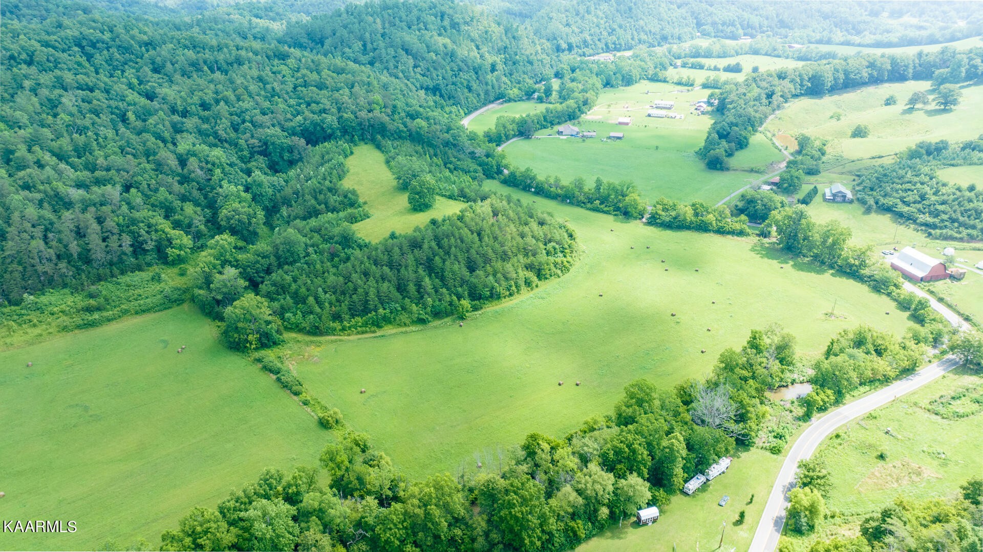 4975 Pearl Valley Road Sevierville, TN 37876 - Photo 9 of 27 Gallery Image 9