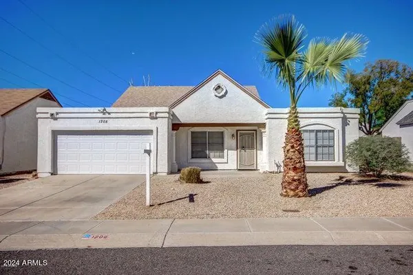 $1,975 | 1208 East Wickieup Lane, Phoenix, AZ 85024