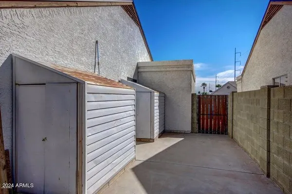 $1,975 | 1208 East Wickieup Lane, Phoenix, AZ 85024