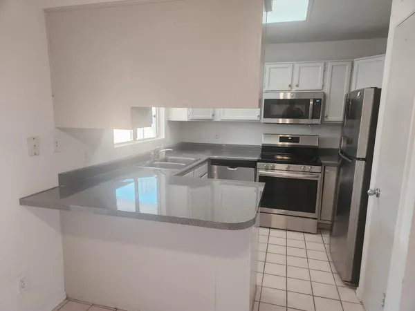 $1,975 | 1208 East Wickieup Lane, Phoenix, AZ 85024