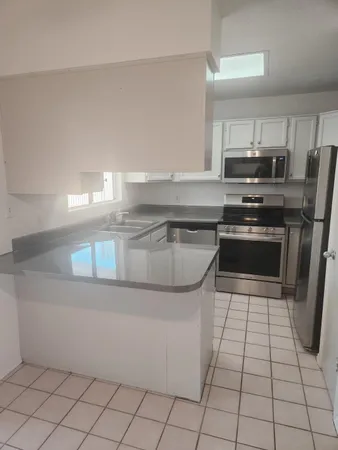 $1,975 | 1208 East Wickieup Lane, Phoenix, AZ 85024