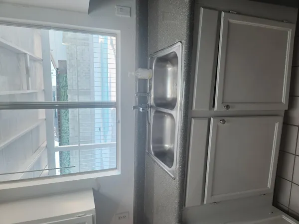 $1,975 | 1208 East Wickieup Lane, Phoenix, AZ 85024